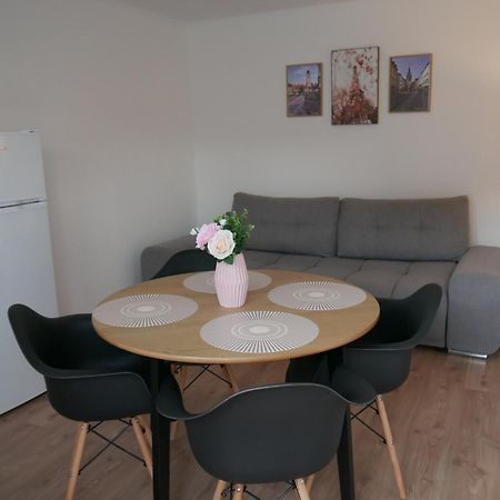 Free Garage In The Center-Delicia 4 Studio! 시비우 외부 사진