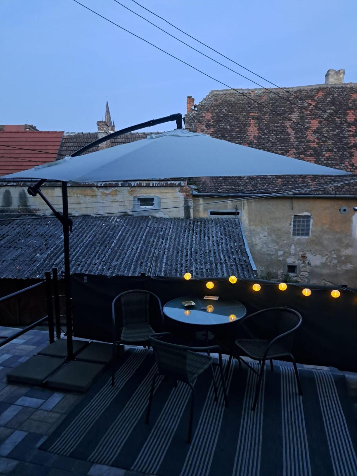 Free Garage In The Center-Delicia 4 Studio! 시비우 외부 사진